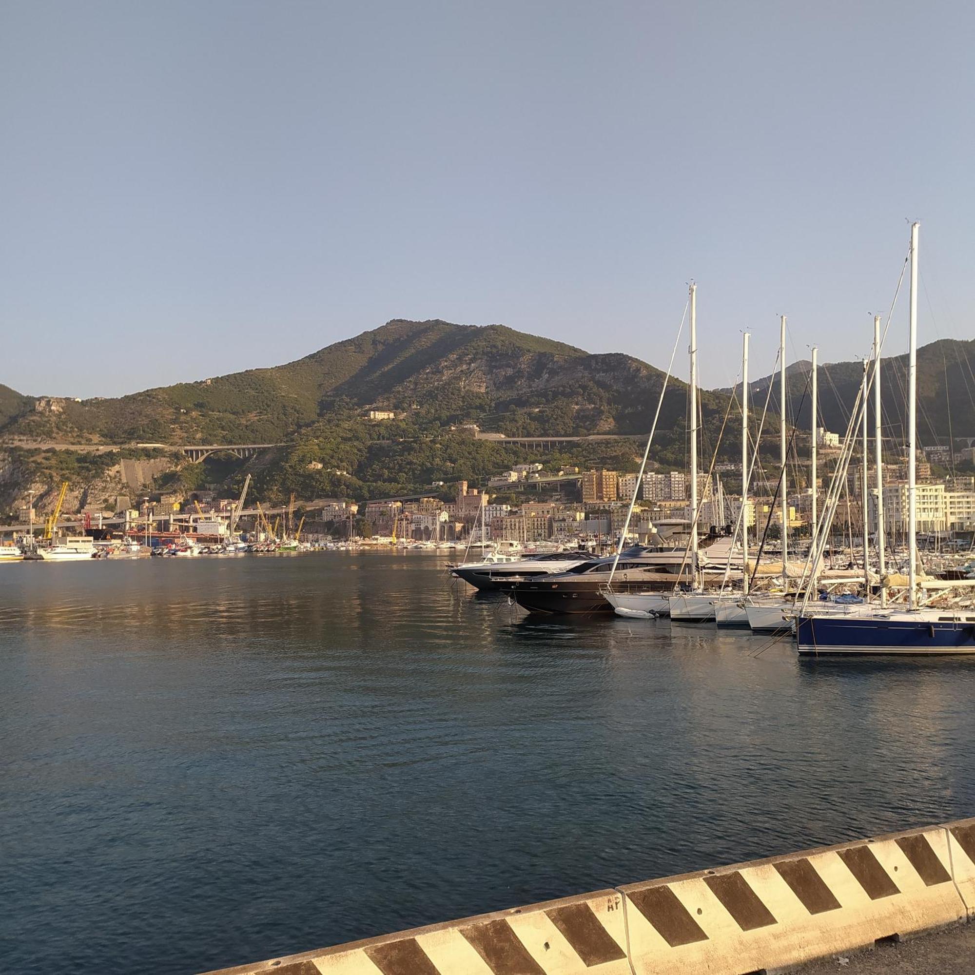 Viatorretta4 Bed and Breakfast Salerno Exteriör bild